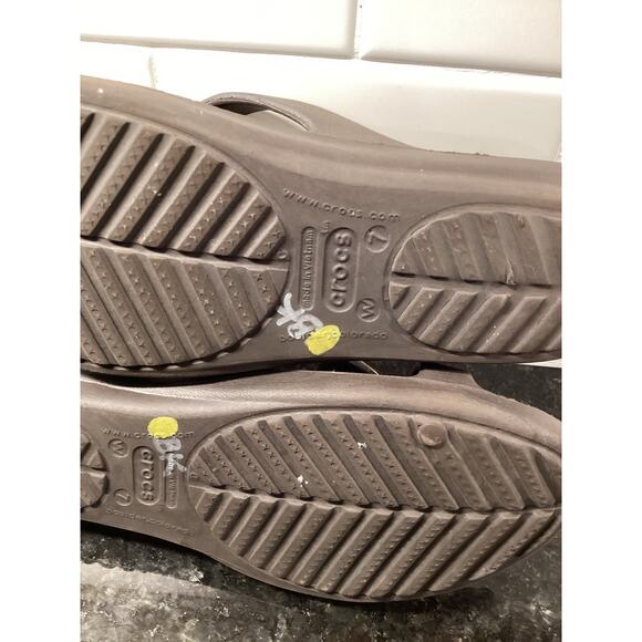 Crocs Women's Slide Strappy Wedge Sanrah Sandals Gold Medallion Brown Size W7 - Picture 10 of 10